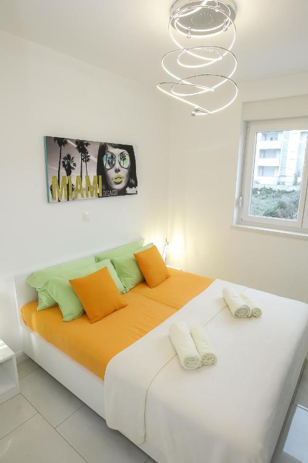 Apartments Tomana Новаля Екстериор снимка