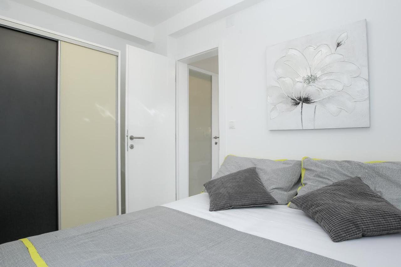Apartments Tomana Новаля Стая снимка