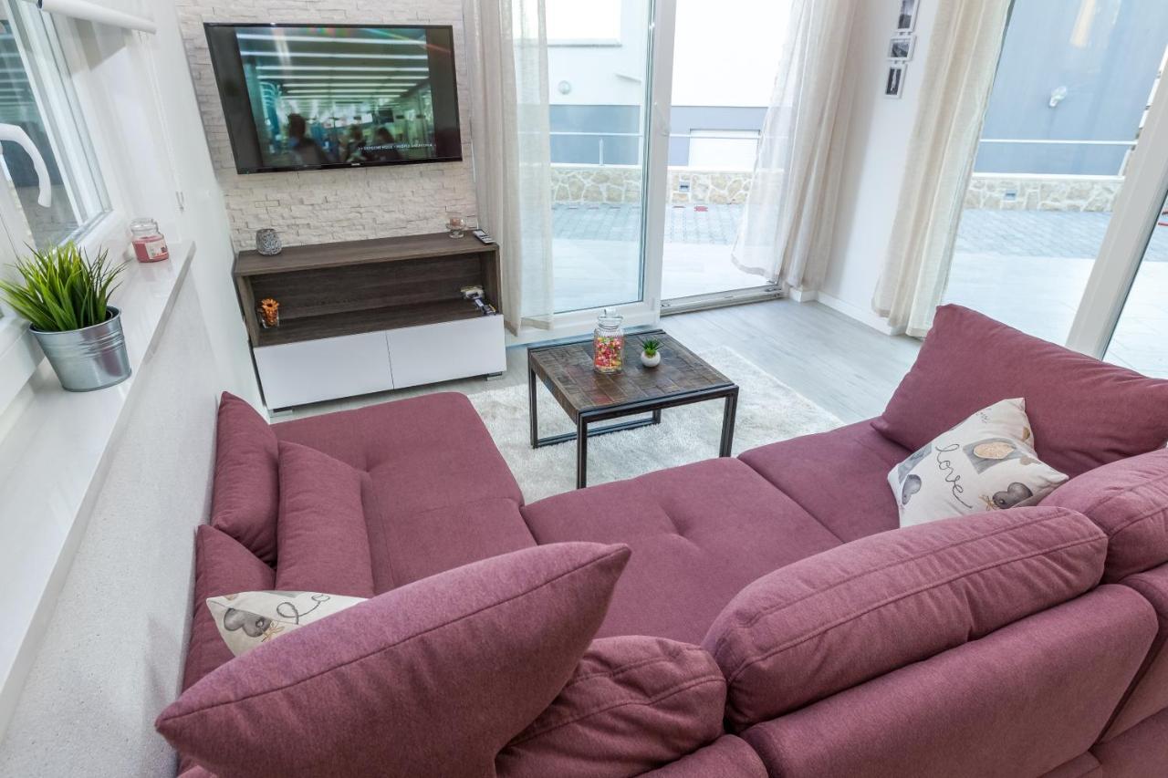 Apartments Tomana Новаля Стая снимка