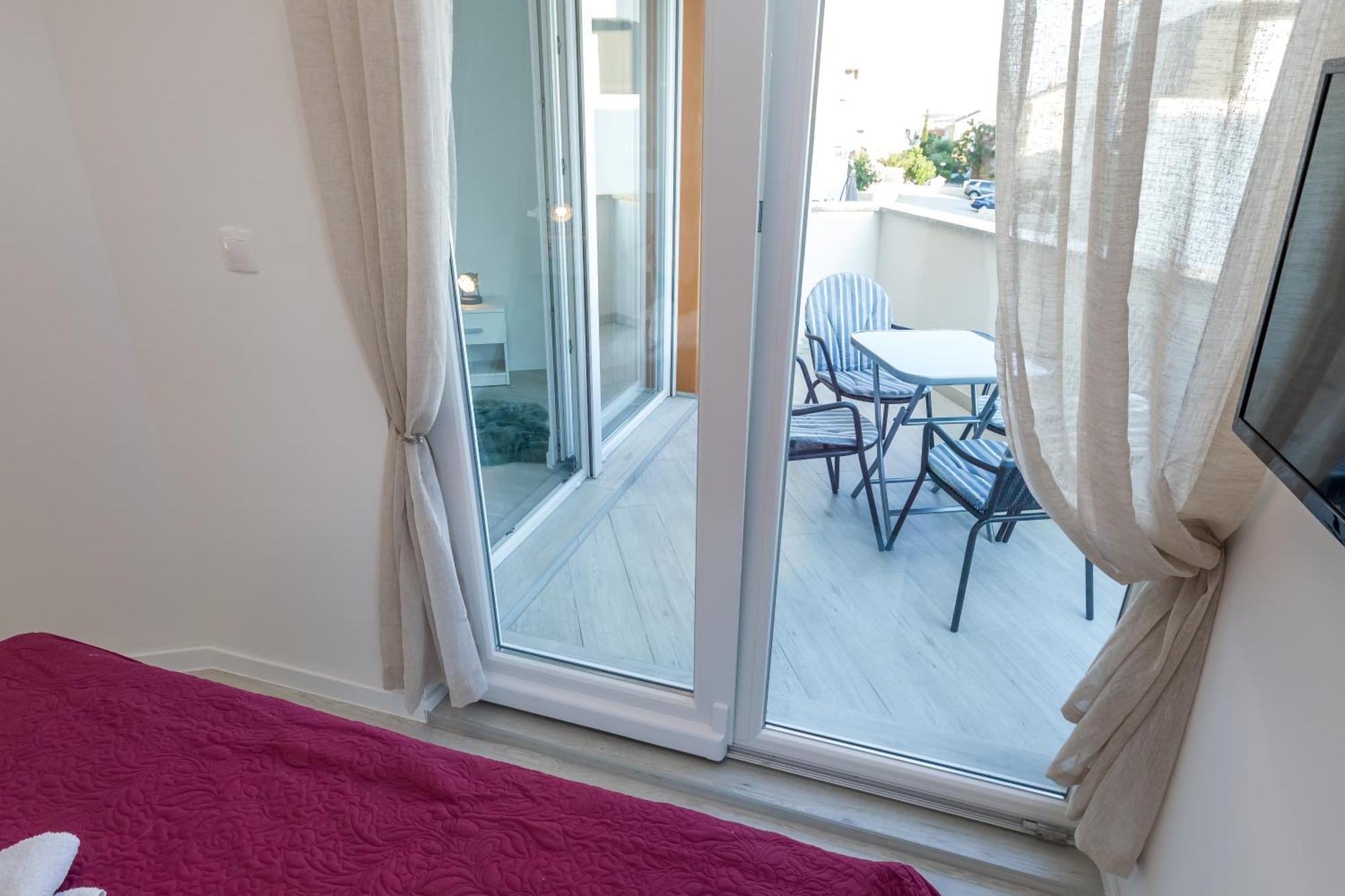 Apartments Tomana Новаля Стая снимка