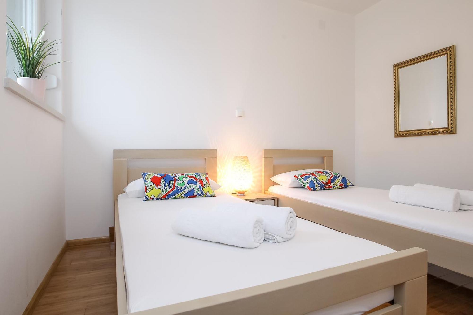 Apartments Tomana Новаля Стая снимка