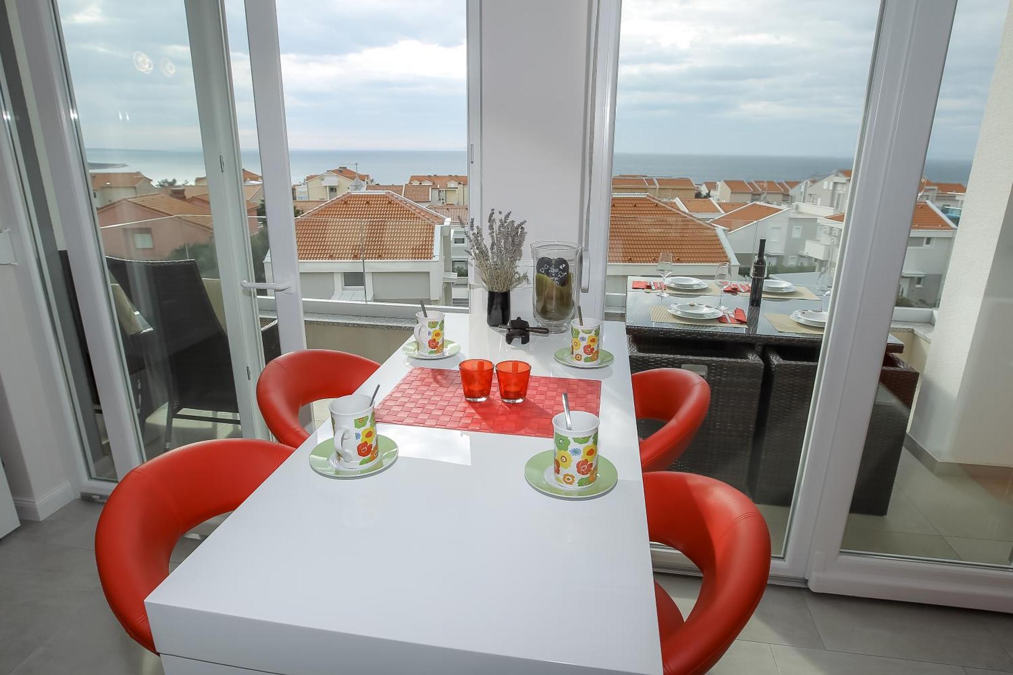 Apartments Tomana Новаля Екстериор снимка